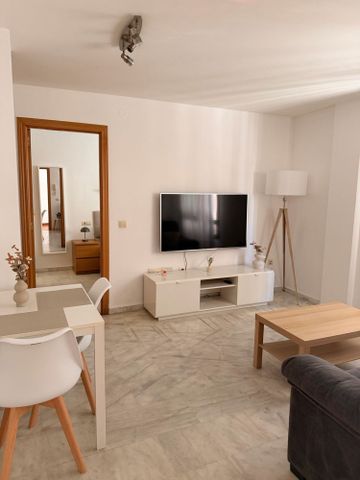 Alquiler de piso en Calle Fernandode Solis, 10 - Photo 3