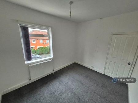 3 bedroom end of terrace house to rent - Photo 3
