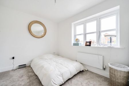 2 bedroom end of terrace house to rent - Photo 5