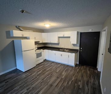 AURORA APARTMENTS - 103 - Photo 2