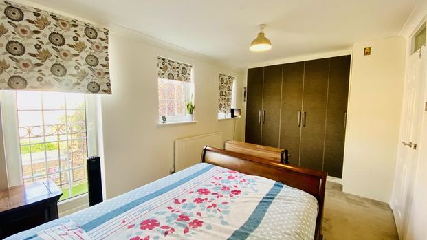 3 bedroom end of terrace house to rent - Photo 1