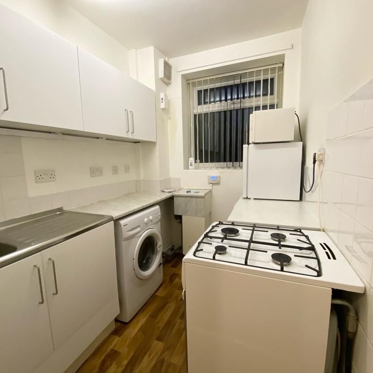 1 bedroom ground floor flat to rent - Photo 1