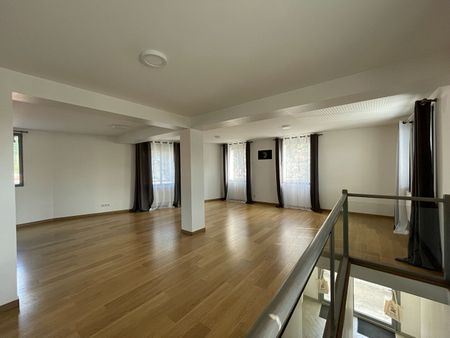 Location appartement 4 pièces, 113.00m², Fontenay-le-Comte - Photo 3