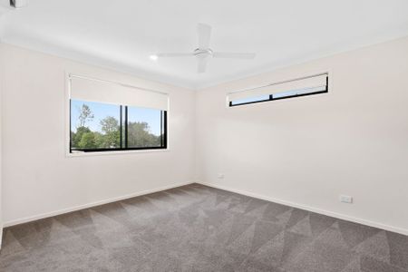 For Lease: Low-Maintenance Townhome in a Convenient Raceview Location! - Photo 3