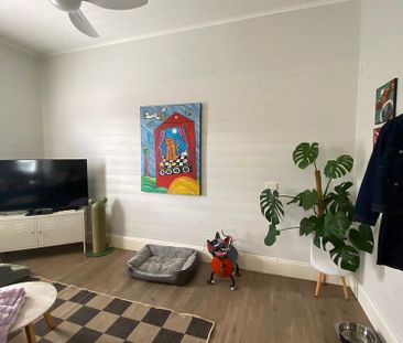 3-bedroom shared house, Brownsville Avenue - Photo 1