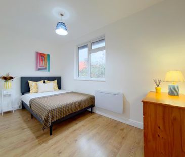 Studio to rent - Photo 2