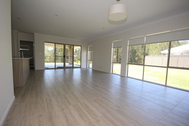 SEA BREEZE ESTATE - POTTSVILLE - Photo 1