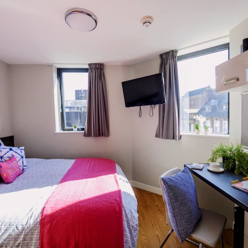 Three-Bedroom Apartment - Photo 1