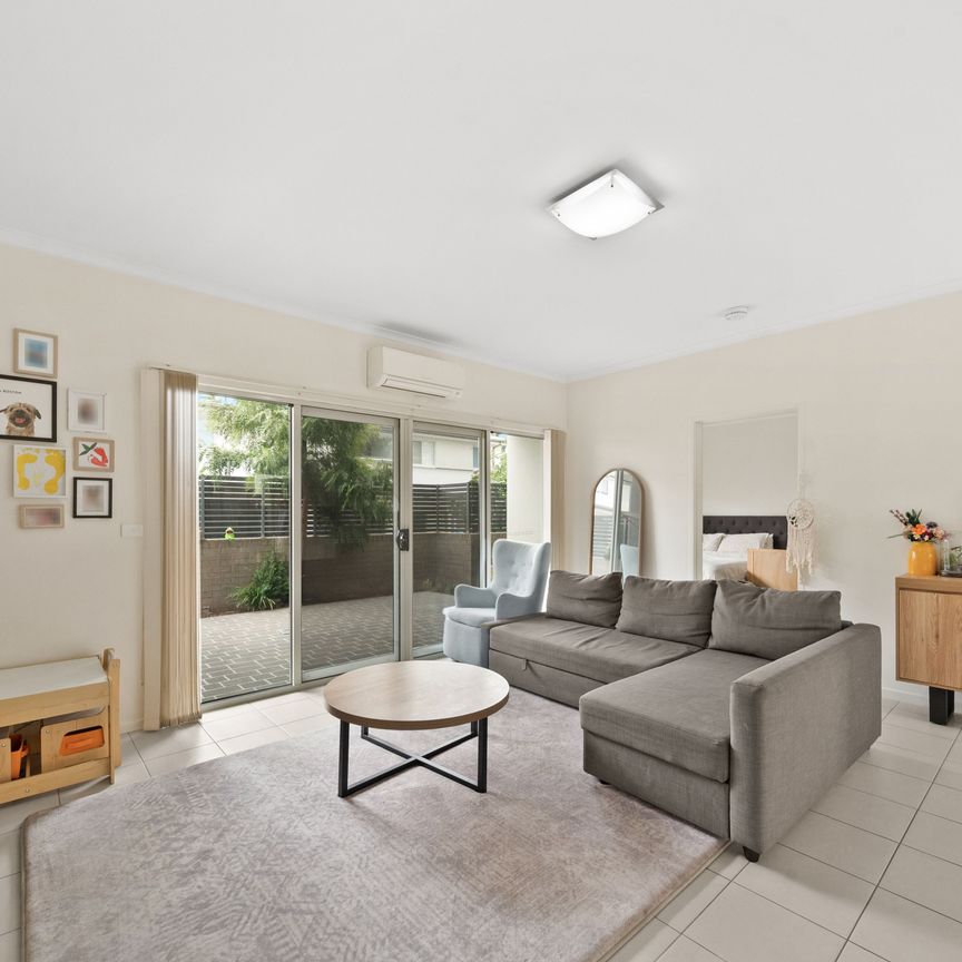 Spacious Two-Bedroom Apartment - Available for 6 or 12-Month Lease - Photo 1