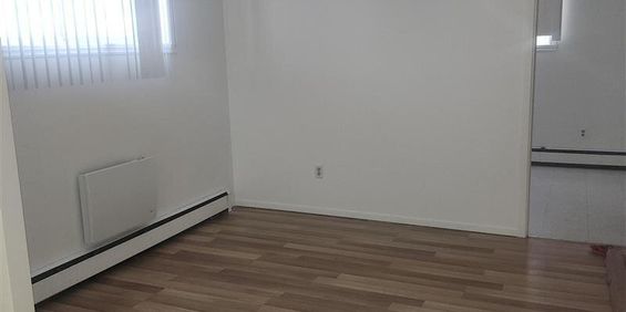 Immeuble - 540 13e Av Nord 3 1/2 à Louer - Près Du Cégep De Sherbrooke - Photo 3
