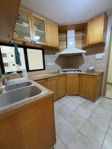 High floor, privacy and convenient - Photo 4