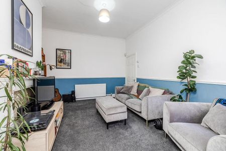 2 bedroom flat to rent - Photo 4