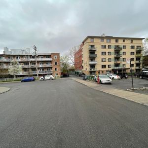 À louer 1275$ – 3 ½ au 2715 Place Darlington, Côte-des-Neiges - Photo 2