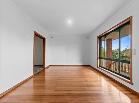 Original Family Home! - Photo 4