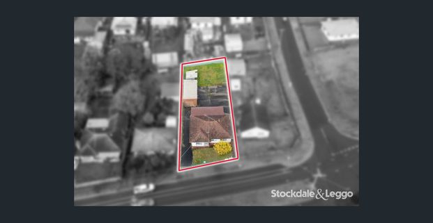 4 Bedroom Home on the Hill - Photo 1