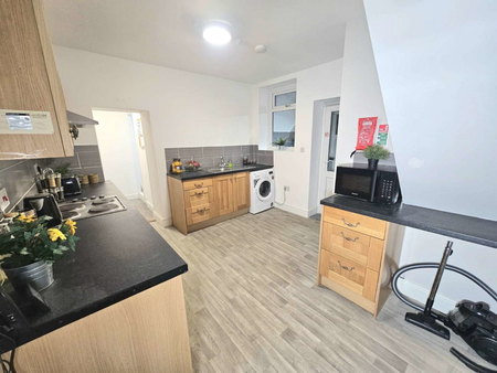 5 bedroom house of multiple occupation to rent - Photo 4