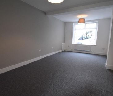 3 bedroom end of terrace house to rent - Photo 1