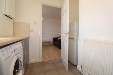 1 bedroom flat to rent - Photo 4