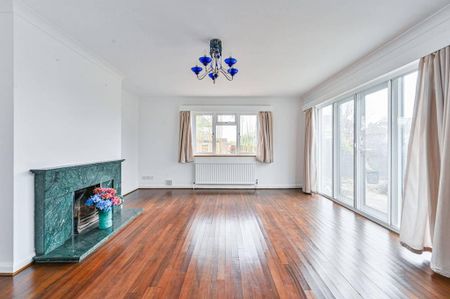 4 bedroom detached house to rent - Photo 5