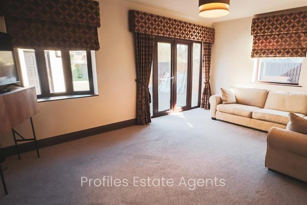 4 bedroom detached house to rent - Photo 1