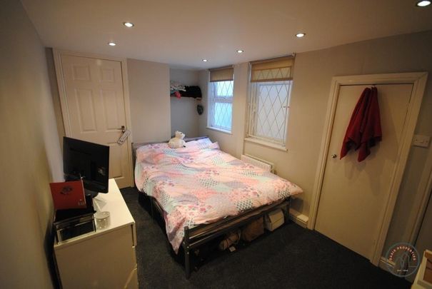 5 bedroom house to rent - Photo 1