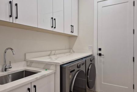 2715 201 St, Langley (Main Level) - Photo 2