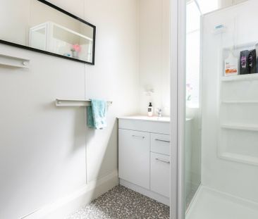 Sunny and stand alone! - Photo 2