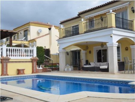 5 room luxury Villa for rent in Marbella, Andalusia - Photo 3