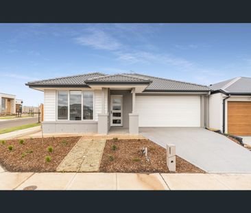 18 Lumberjack Drive, Fraser Rise, Vic 3336 - Photo 2