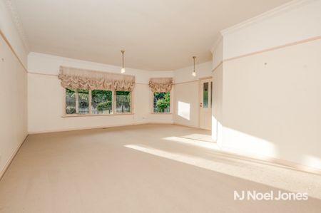 1A Menin Road, NUNAWADING - Photo 4