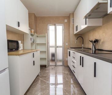 Calle Fernández Alarcón, Málaga, Andalusia 29007 - Photo 6