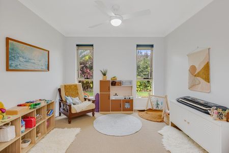 Executive Living in Riva Vue Estate - Photo 2