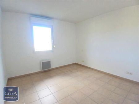 Location Appartement 3 pièces 63m² LEZIGNAN CORBIERES 11200 - Photo 2