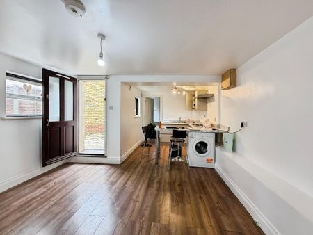 1 bedroom flat to rent - Photo 3