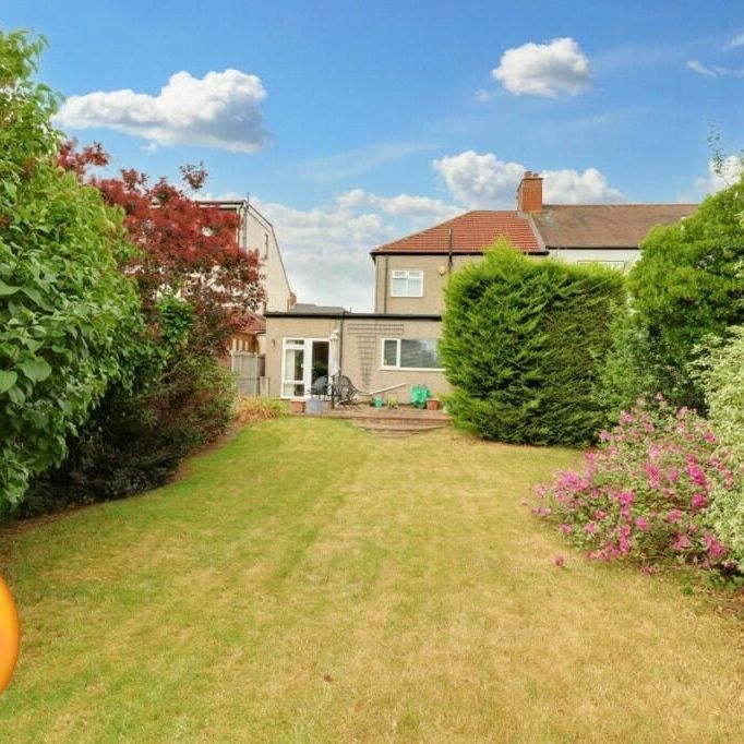 Room in a Shared House, Crownfield Avenue, IG2 - Photo 1