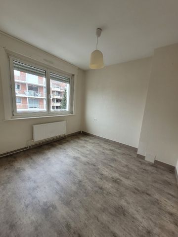 Location Appartement 3 pièces 51m² LENS 62300 - Photo 3
