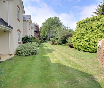 Catherine Lodge, Worthing - Photo 1