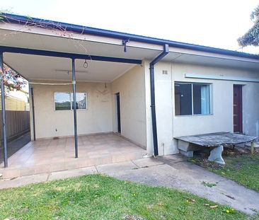 4 Bedroom High ceiling house, Timber & tiles Flooring. Easy care ga... - Photo 5