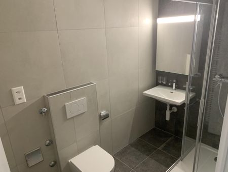 Rue Arc-en-Ciel 2 - appartement 3ème étage Est. - Photo 2