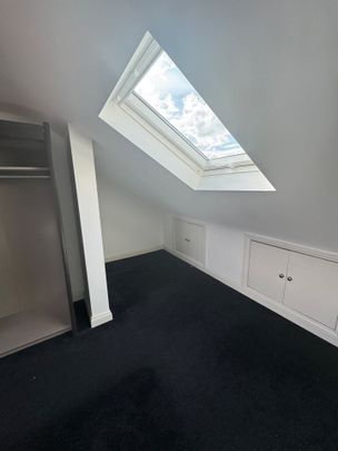 4 Bed Terraced House, Highworth Road, N11 - Photo 1