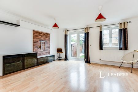 3 bedroom house to rent Charlton Court, Reading Road, Wantage, Oxfordshire, OX12 - Photo 2