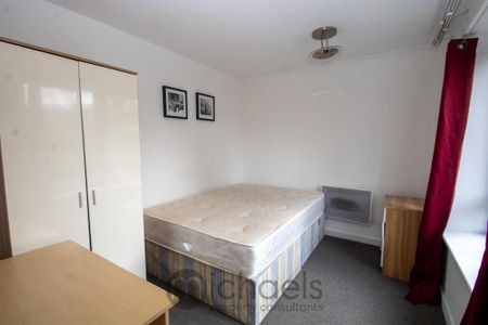 3 bedroom apartment to rent - Photo 2