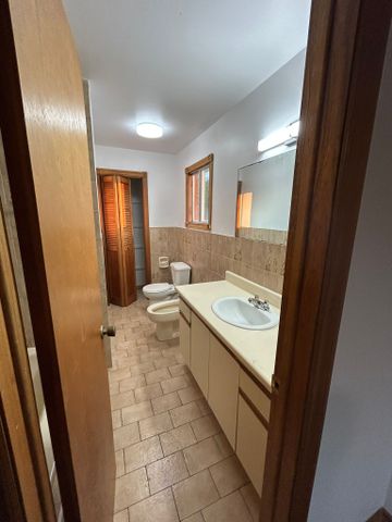 For Lease - 719 Keates Avenue Unit# Main, Oshawa, Ontario - Photo 3