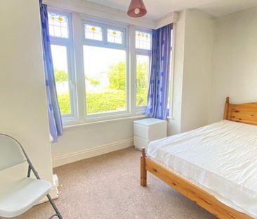 4 bedroom end of terrace house to rent - Photo 3