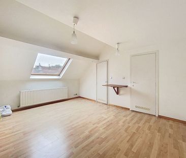 Studio te huur in Elsene voor € 775 met 1 slaapkamer - Photo 2
