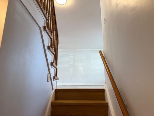 For Lease - 1377 Sheldon Avenue, Oakville, Ontario - Photo 1