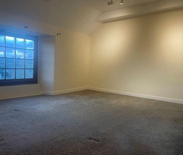 4 bedroom terraced house to rent - Photo 5