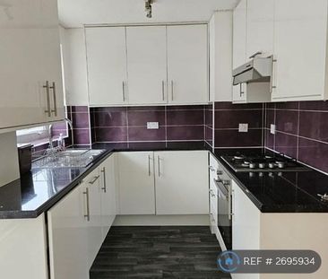 2 bedroom maisonette to rent - Photo 2