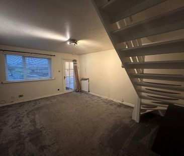 2 bedroom end of terrace house to rent - Photo 2