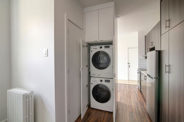 4715 Queen Mary Road - Photo 1